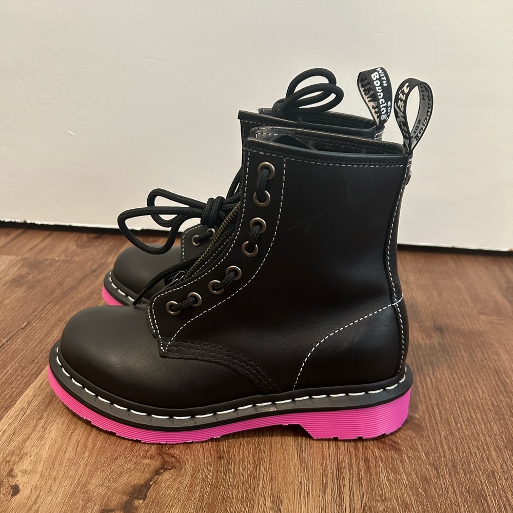 Dr Martens 1460 Pink Sole Wanama Leather Jungle Zip Boots Brand new,never worn